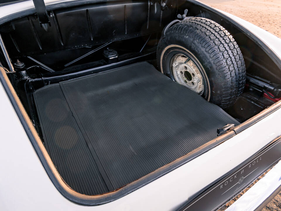 Image 40/42 of Mercedes-Benz 190 SL (1961)