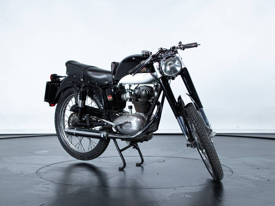 Image 4/50 of Mondial 125 (1961)