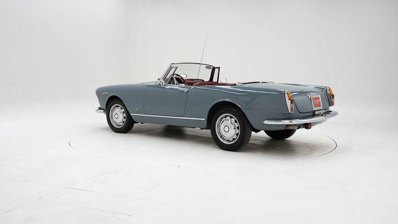 Image 4/15 of Alfa Romeo 2600 Spider (1965)