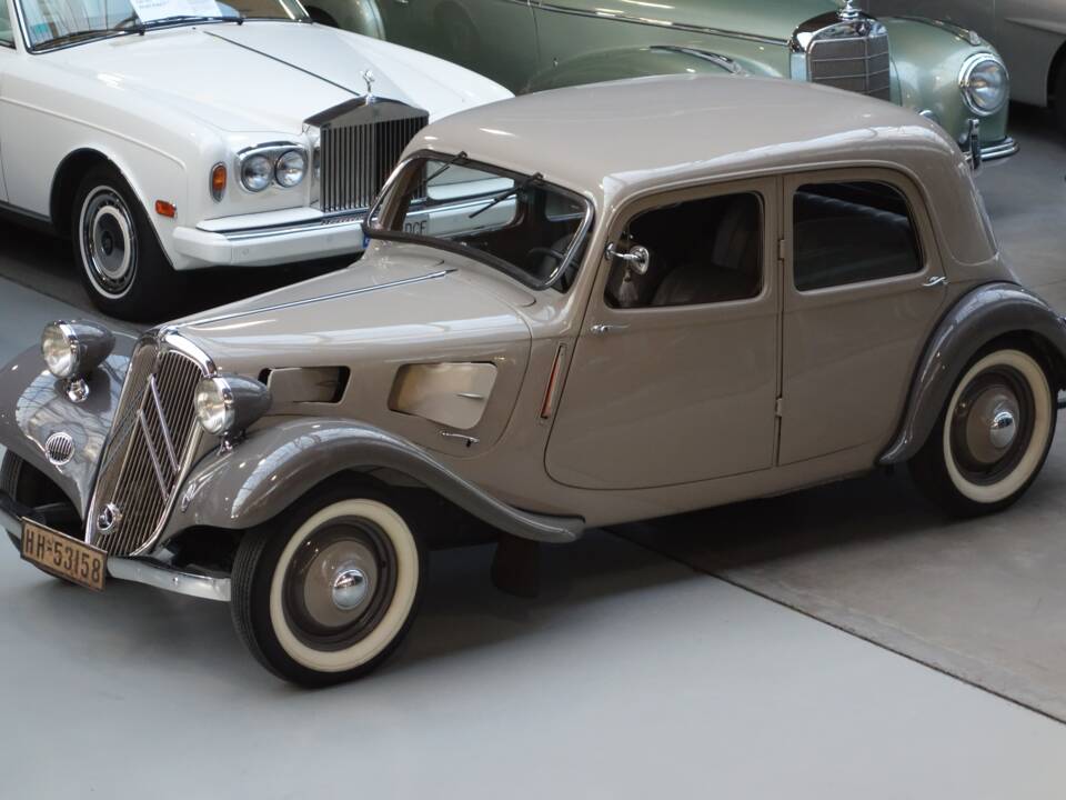 Image 1/43 of Citroën Traction Avant 7 C (1935)