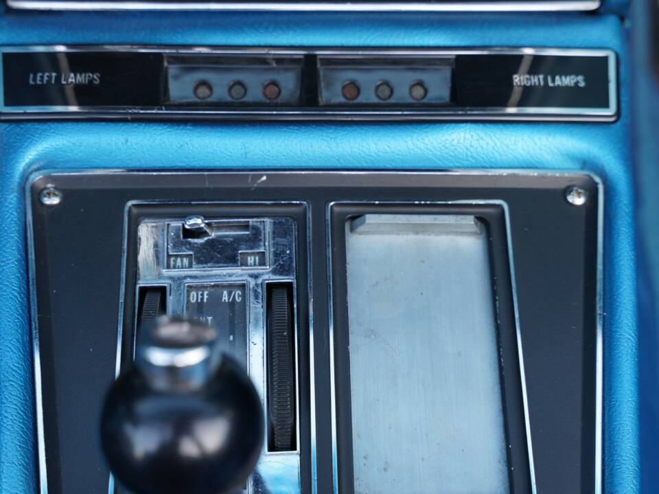 Image 29/50 of Chevrolet Corvette Stingray (1968)