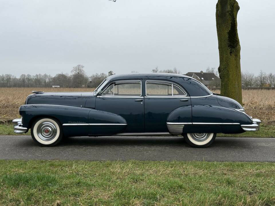 Image 7/24 of Cadillac 62 Sedan (1947)