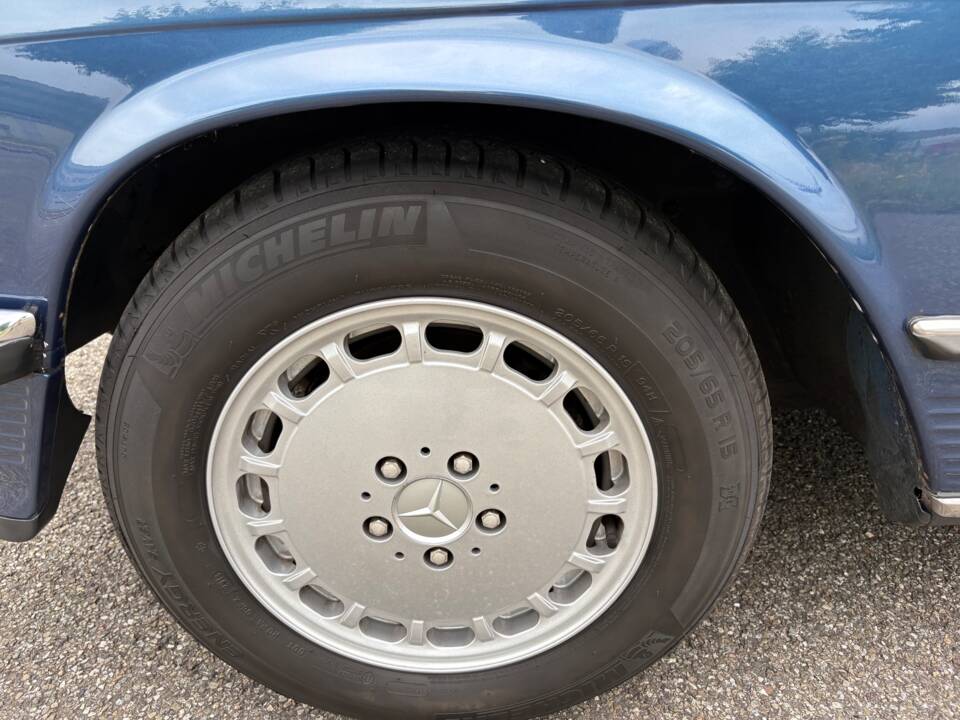 Image 22/31 of Mercedes-Benz 420 SL (1987)