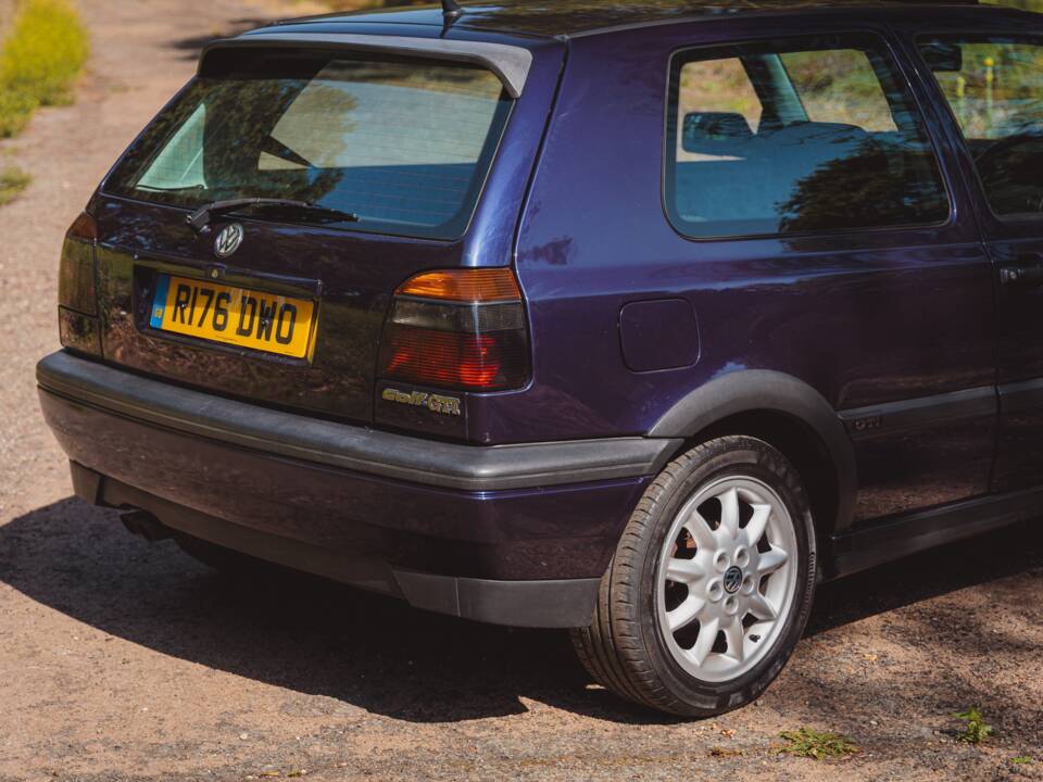 Image 18/39 of Volkswagen Golf IV 1.8T GTI (1998)
