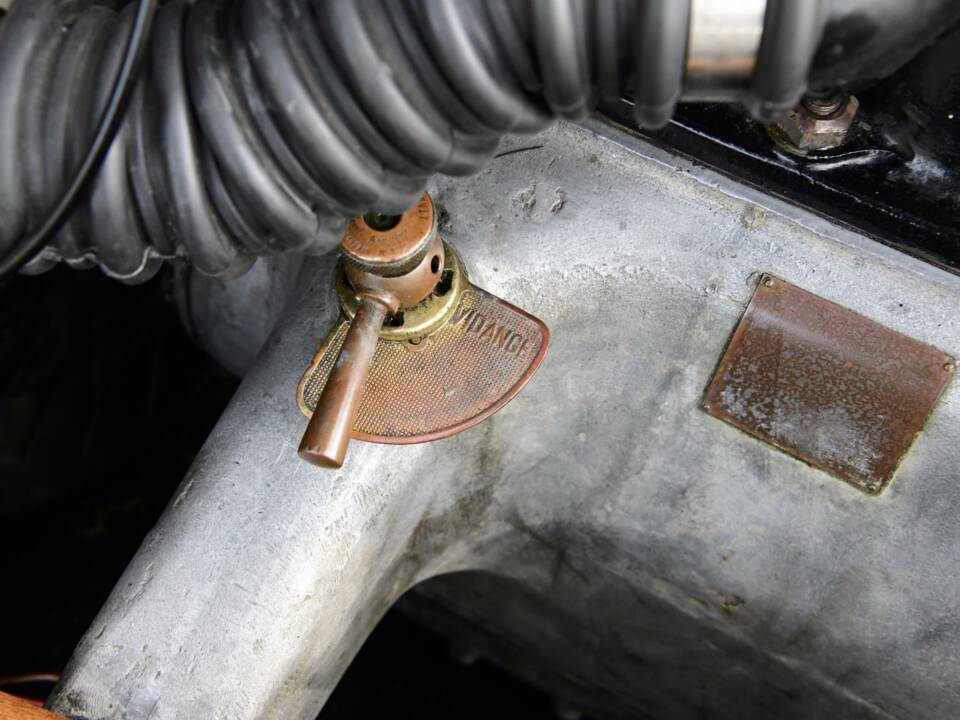 Image 44/50 of Renault Type DG (1913)