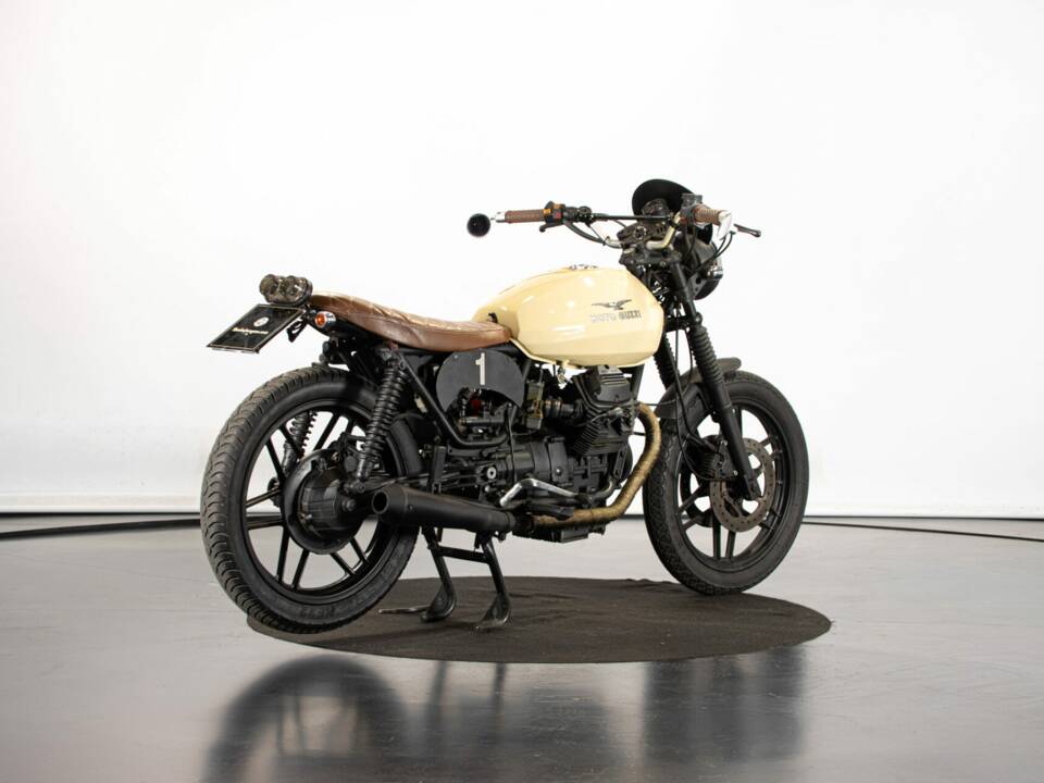 Image 4/50 of Moto Guzzi V 35 Imola II (1983)