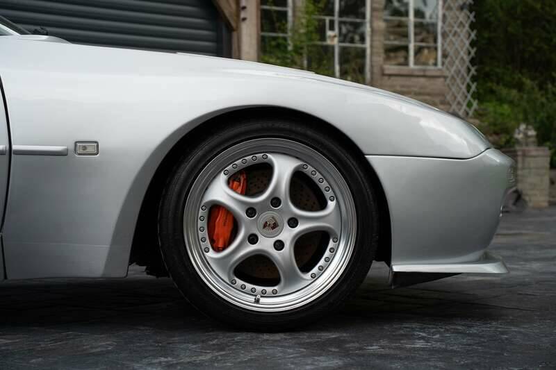 Immagine 27/50 di Porsche 944 Turbo (1990)