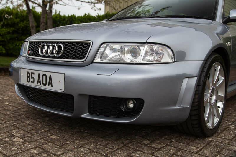 Image 41/50 de Audi RS4 Avant (2001)