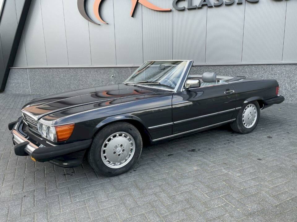 Image 13/36 de Mercedes-Benz 560 SL (1989)