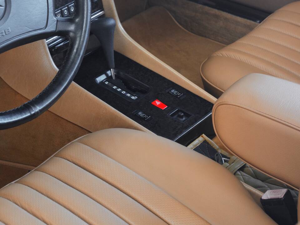 Image 45/50 de Mercedes-Benz 560 SL (1989)