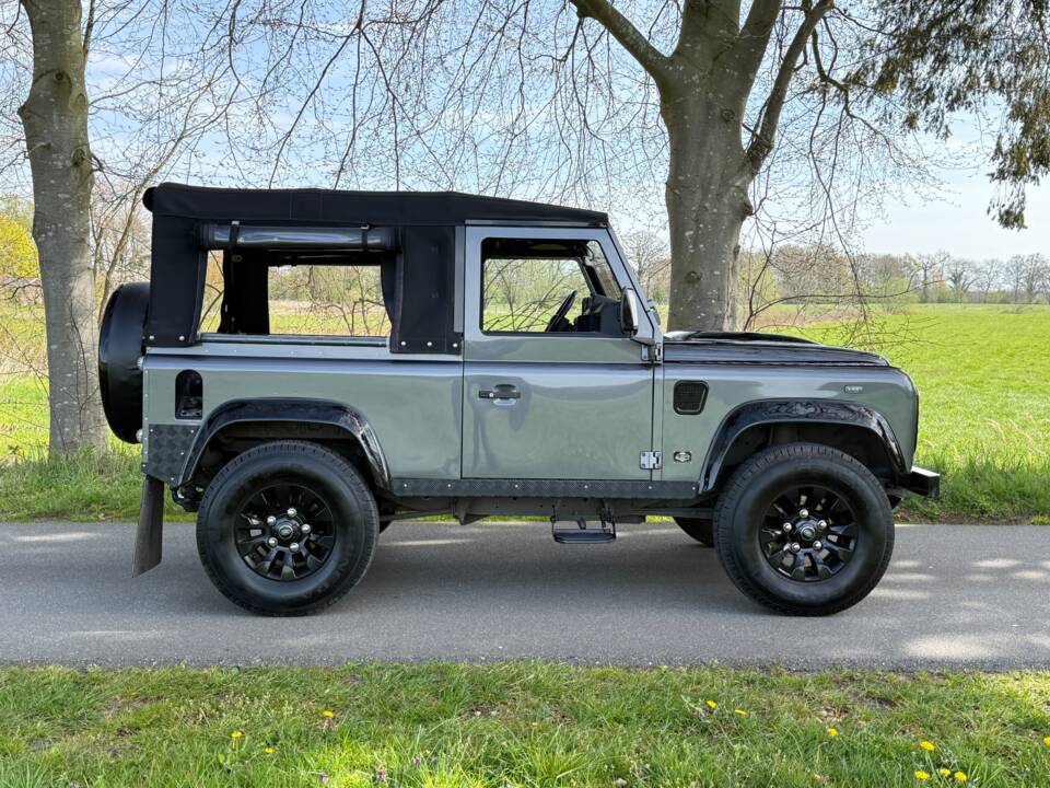 Image 2/16 de Land Rover Defender 90 (2010)