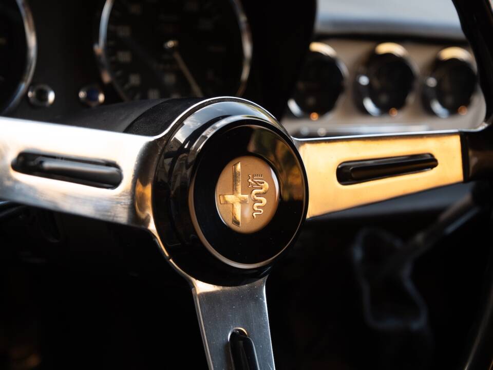 Image 15/50 de Alfa Romeo 1600 Spider Duetto (1967)
