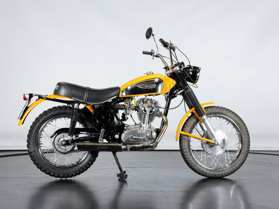 Immagine 5/50 di Ducati 250 Scrambler (1971)