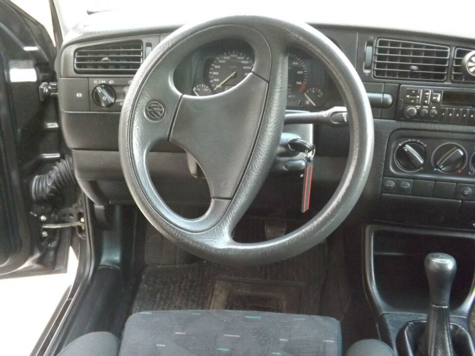 Bild 13/50 von Volkswagen Golf III 2.0 16V GTI (1993)