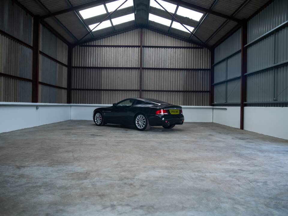 Image 32/50 de Aston Martin V12 Vanquish (2004)