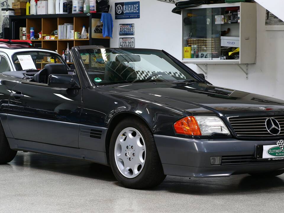 Image 3/24 de Mercedes-Benz 300 SL-24 (1993)