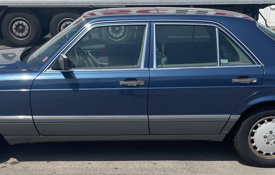Immagine 6/10 di Mercedes-Benz 420 SE (1989)