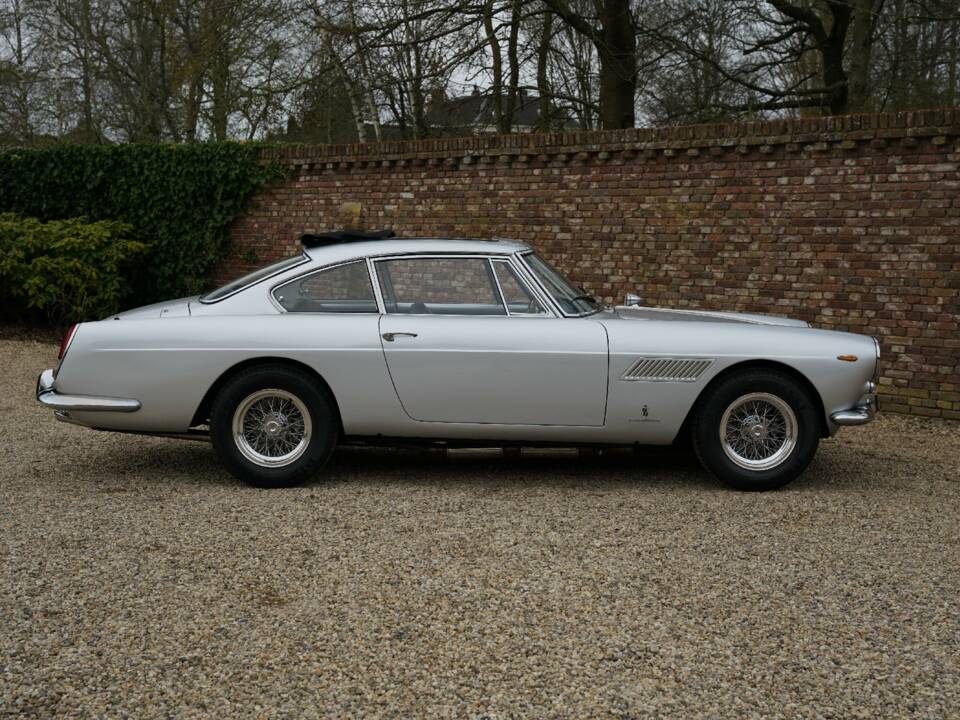 Immagine 37/50 di Ferrari 250 GT 2+2 (1964)