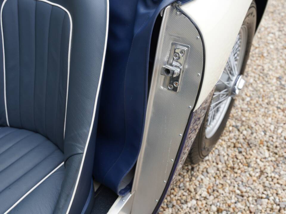 Image 42/50 de Austin-Healey 100/4 (BN1) (1953)