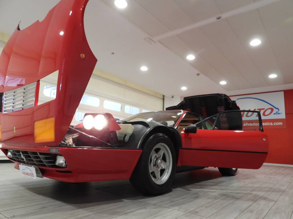Imagen 10/15 de Ferrari 512 BBi (1984)