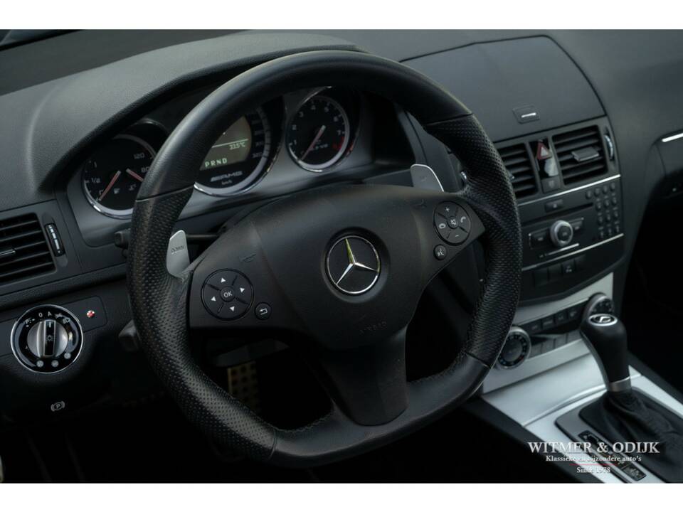 Imagen 27/40 de Mercedes-Benz C 63 AMG T (2009)