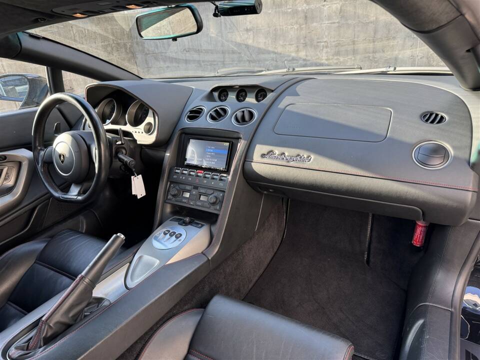 Immagine 16/50 di Lamborghini Gallardo (2007)