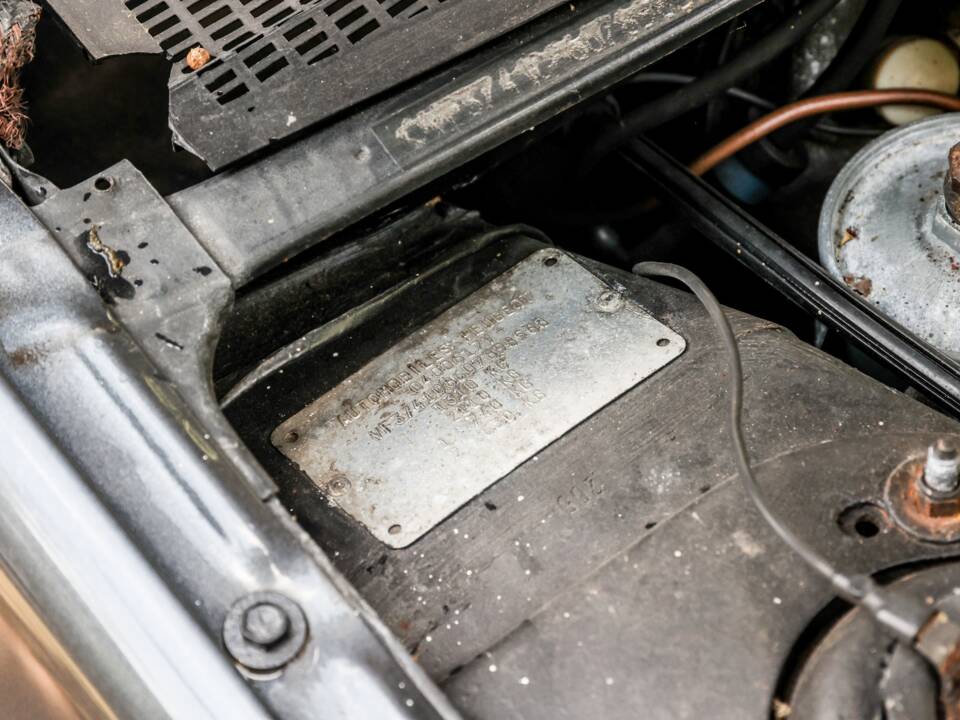 Bild 12/33 von Peugeot 205 GTi 1.9 (1987)