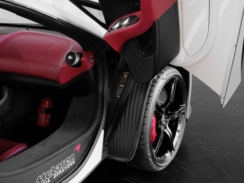 Bild 41/50 von McLaren 650S Spider (2016)