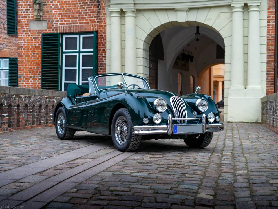 Image 4/29 de Jaguar XK 140 DHC (1955)