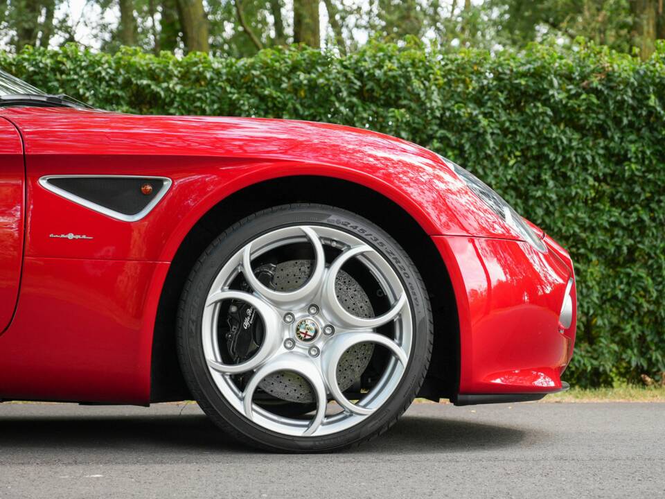 Image 11/50 of Alfa Romeo 8C Spider (2010)