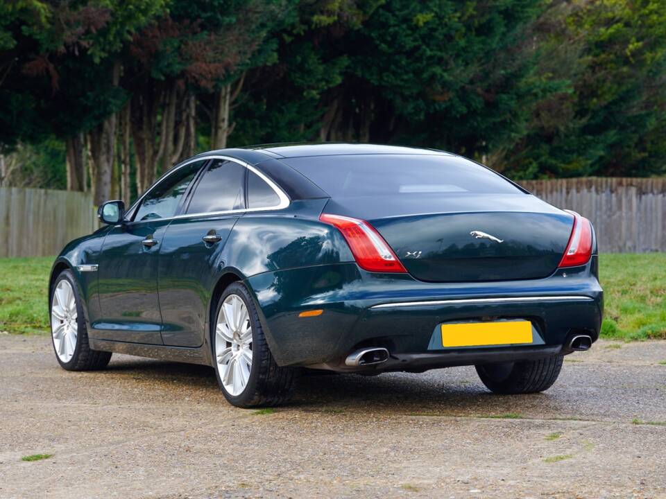 Image 3/50 of Jaguar XJ 5.0 (2010)