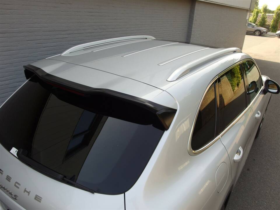 Image 37/98 of Porsche Cayenne S (2010)
