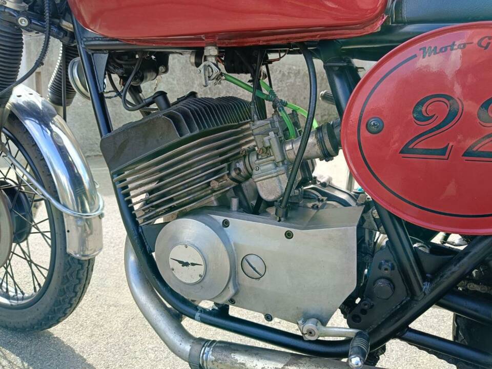 Immagine 25/45 di Moto Guzzi 254 (1976)