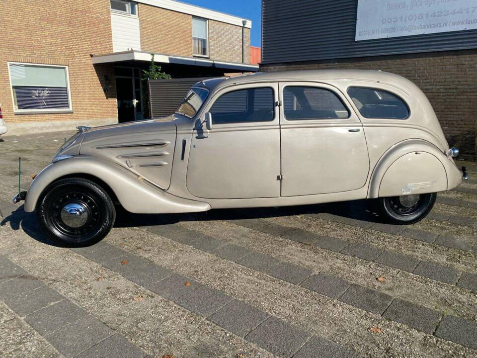 Image 45/50 of Peugeot 402 B (1938)