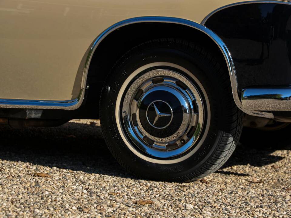 Imagen 43/50 de Mercedes-Benz 220 S Cabriolet (1956)