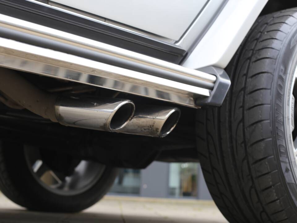 Image 49/64 of Mercedes-Benz G 400 CDI (LWB) (2004)