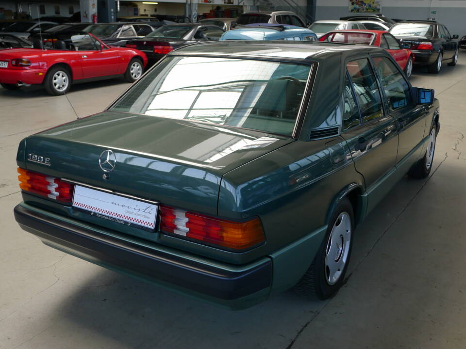 Bild 25/37 von Mercedes-Benz 190 E (1989)