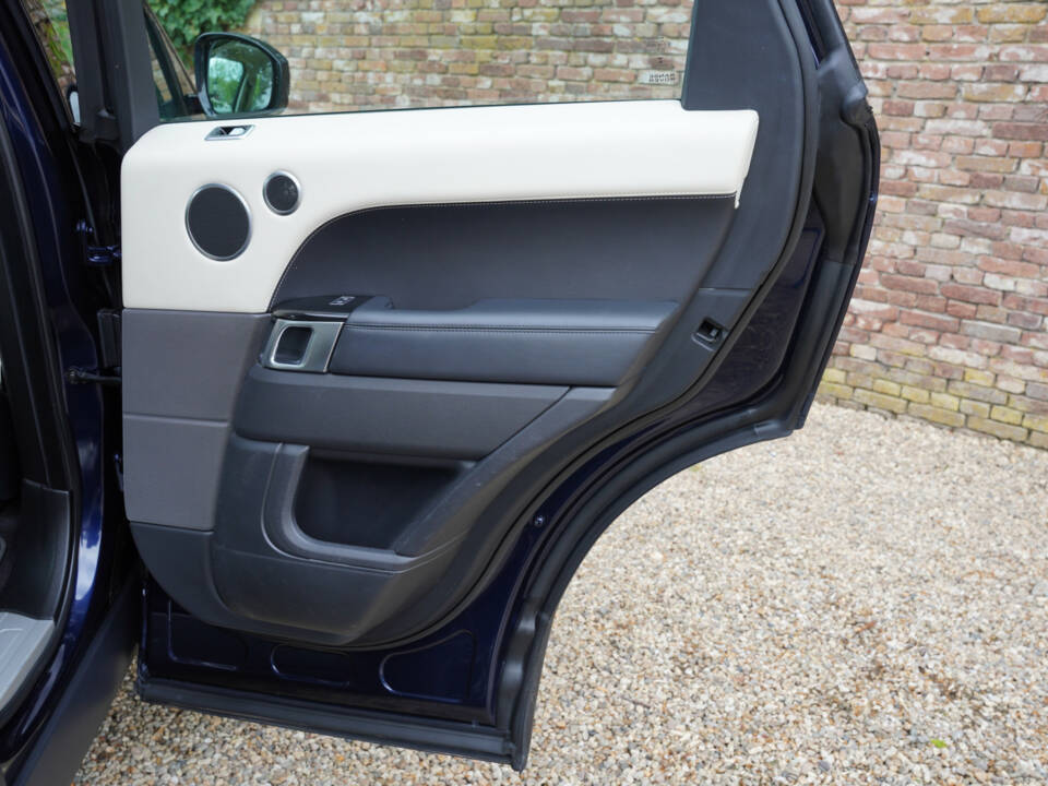 Image 39/50 of Land Rover Range Rover Sport P400e PHEV (2020)