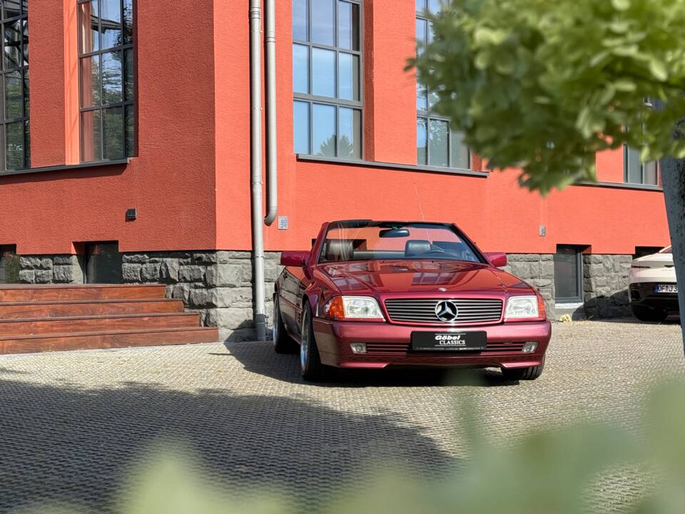 Image 28/34 de Mercedes-Benz 500 SL (1993)