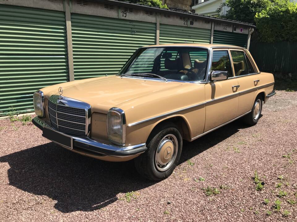 Image 2/10 of Mercedes-Benz 280 (1975)