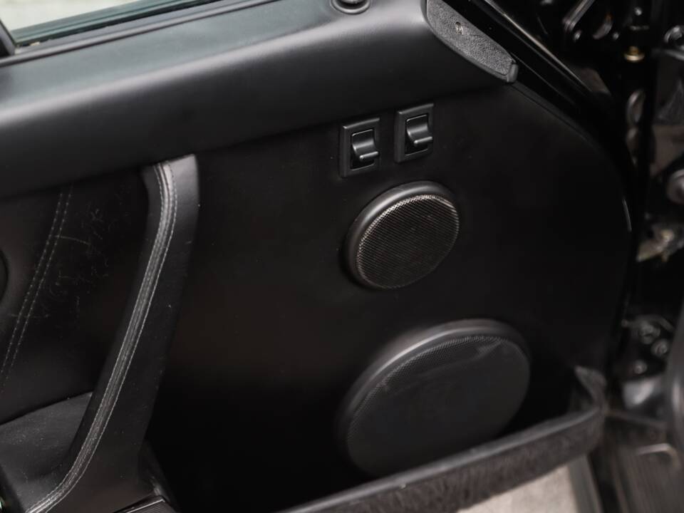 Image 78/108 de Porsche 911 Carrera 3.2 (1989)