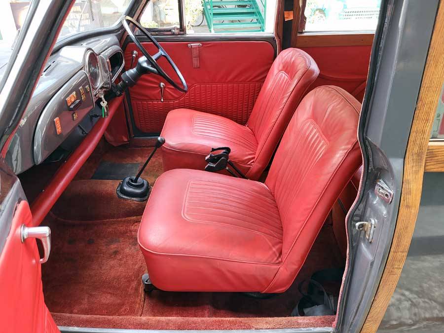 Image 18/30 of Morris Minor 1000 Traveller (1968)