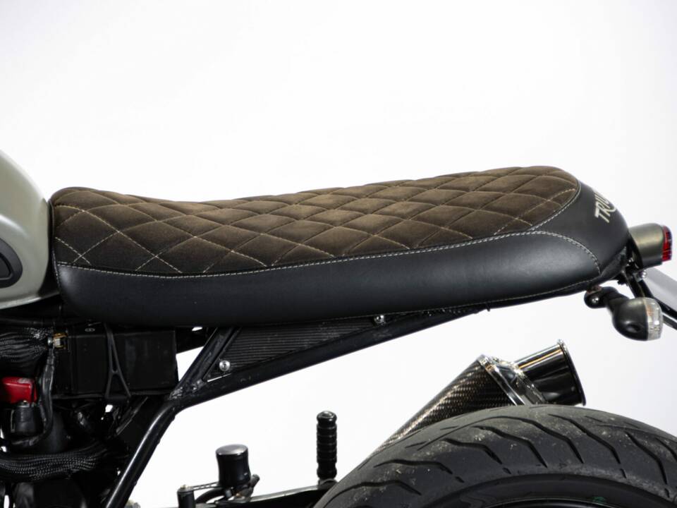 Immagine 16/50 di Triumph Trident 900 (1994)