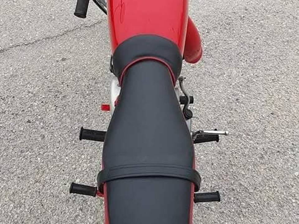 Image 21/22 of Moto Guzzi DUMMY (1960)