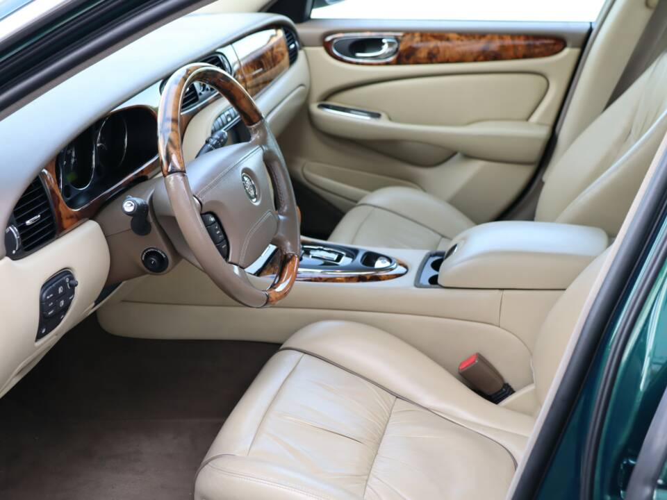 Imagen 15/50 de Jaguar XJ 8 4.2 (2006)