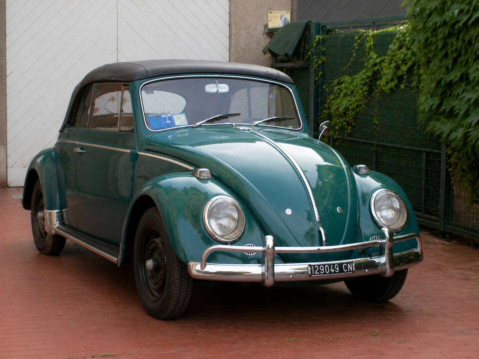 Image 2/81 of Volkswagen Beetle 1200 (1965)