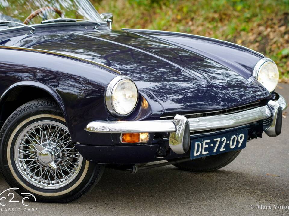 Image 15/60 of Triumph Spitfire Mk III (1970)
