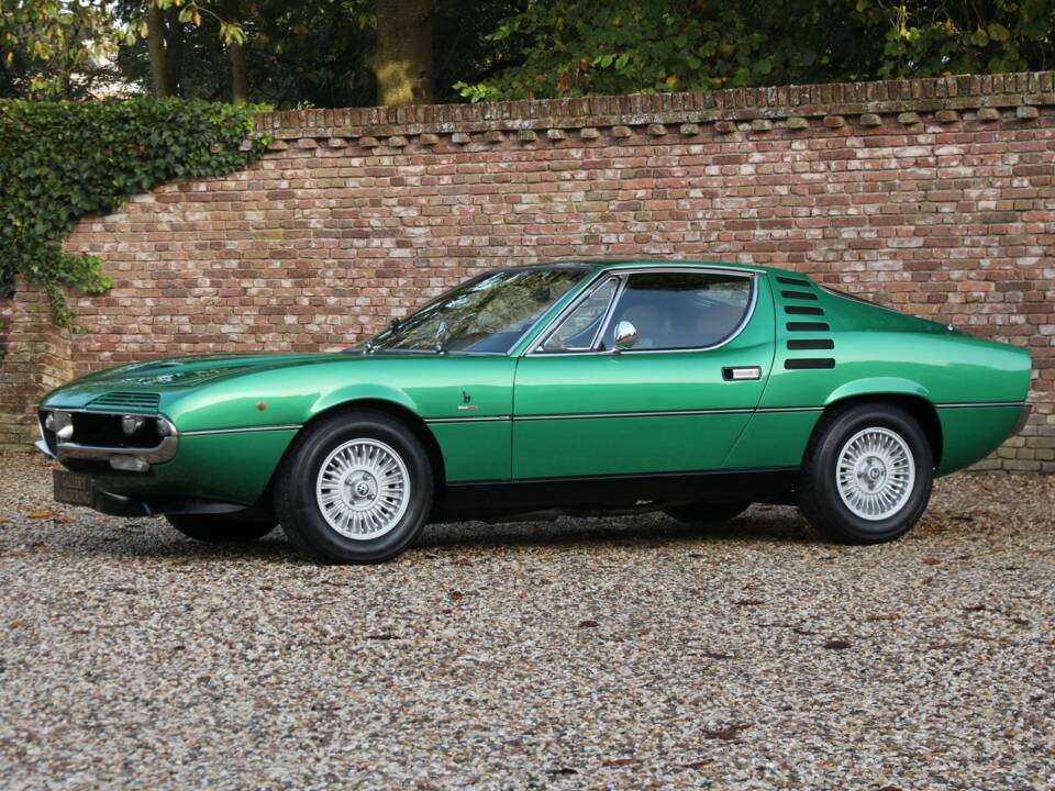Image 22/50 of Alfa Romeo Montreal (1973)