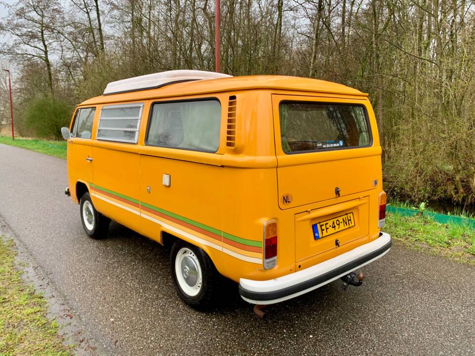 Imagen 8/19 de Volkswagen T2b Westfalia (1979)