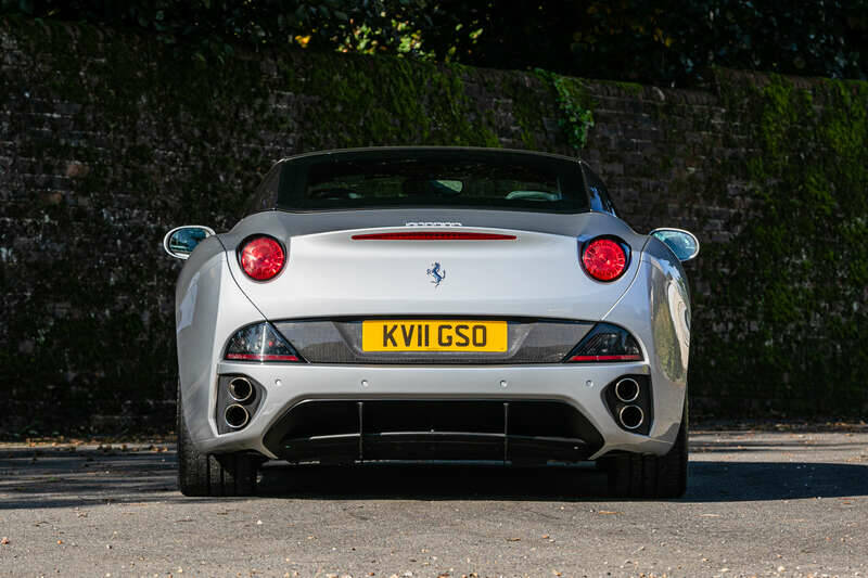 Image 7/44 de Ferrari California (2011)